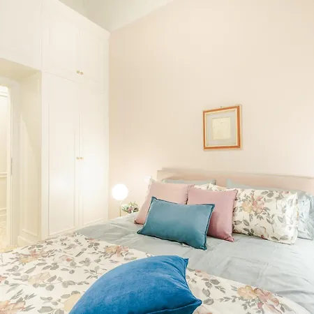 Casa Arnolfo: Where Heritage Meets Modernity 아파트 *
