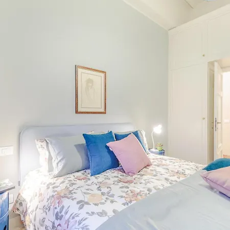 아파트 Casa Arnolfo: Where Heritage Meets Modernity 루카