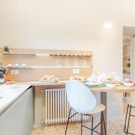Casa Arnolfo: Where Heritage Meets Modernity * 루카